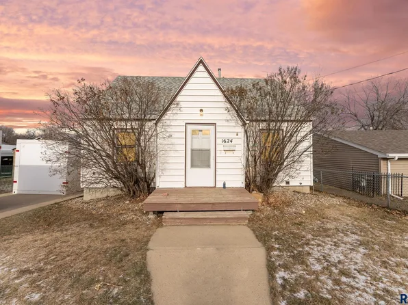 1624 E 5th St, Sioux Falls, SD 57103
