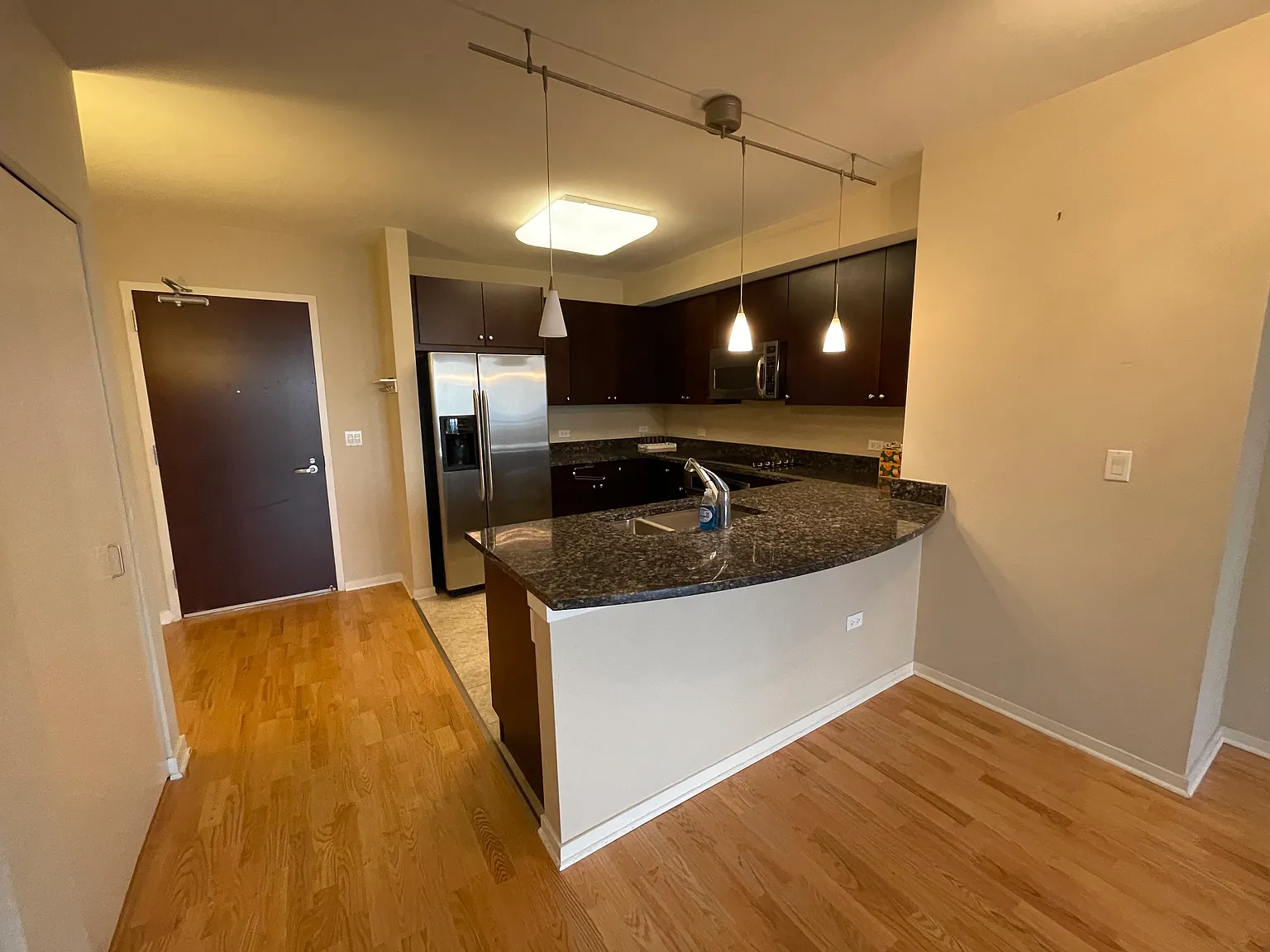 807 Davis St — Photo 4