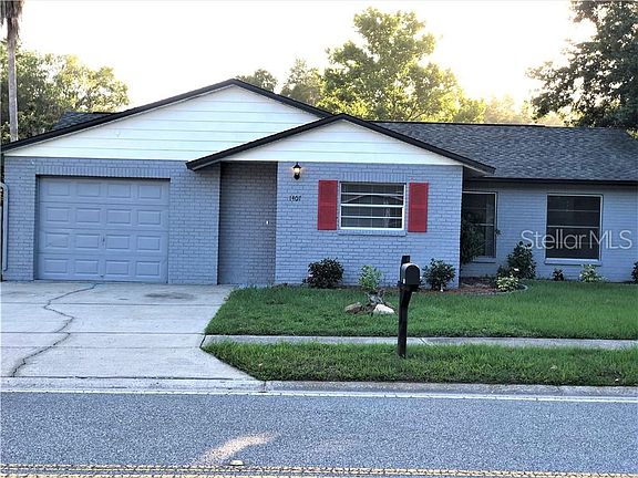 2nd image of 1407 Foxwood Dr