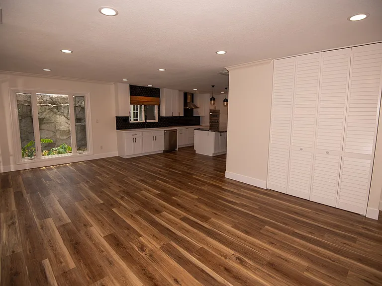 1226 E Ensign Cir — Photo 9