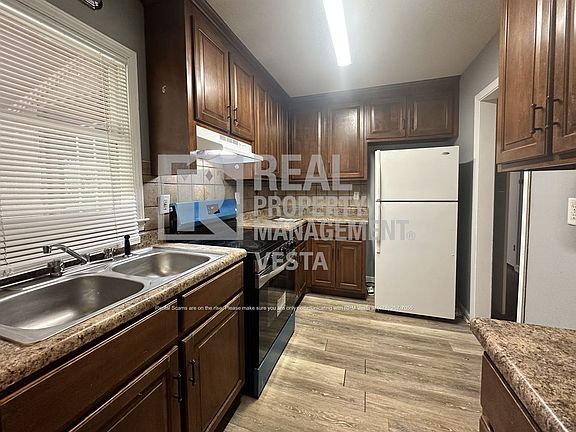 4th image of 1843 Canterbury Rd