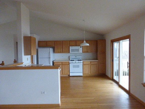 4th image of 6883 Geneva Dr #1