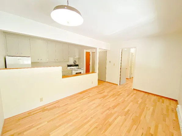 5036 22nd Ave NE #203, Seattle, WA 98105