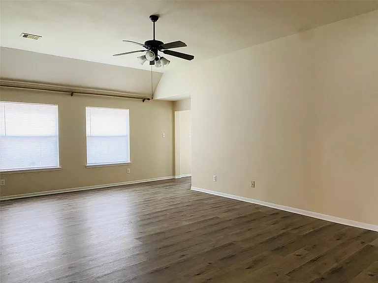 24710 Cobble Canyon Ln — Photo 6