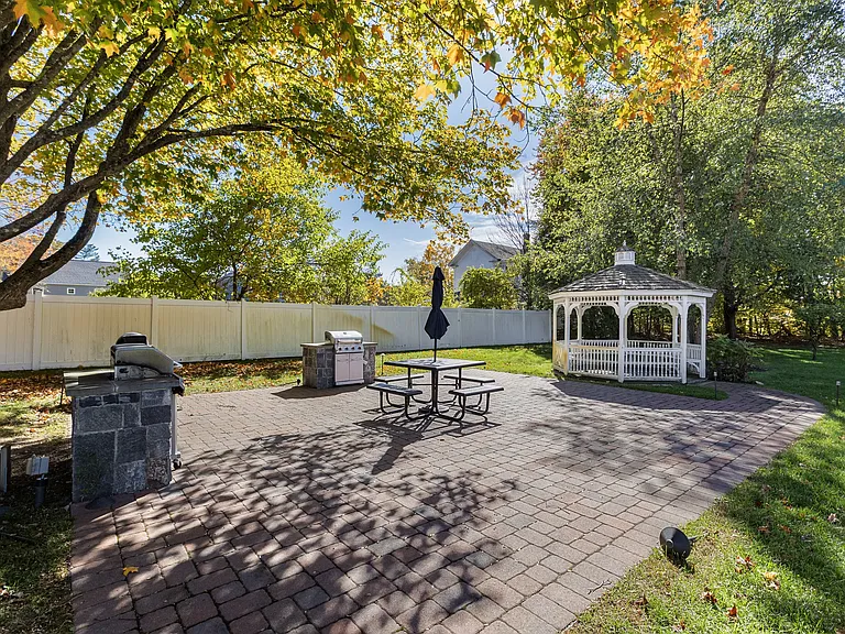 1-14 Iris Ct — Photo 15