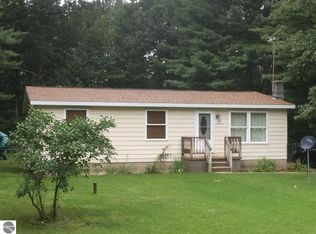 1882 Kozy Ct, Interlochen, MI 49643