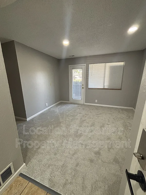 3 bed, 2.0 bath, $1,490 — Photo 3