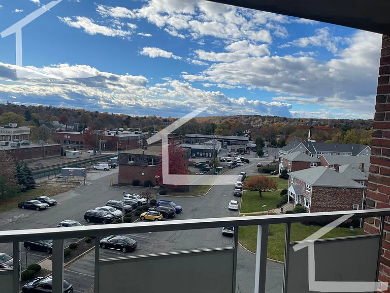 51B Hill Rd #A502 — Photo 3