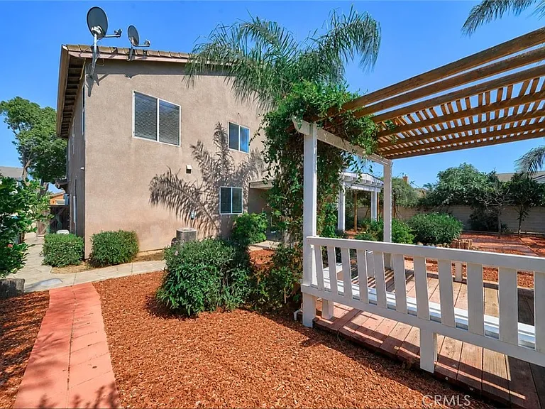 6377 Peach Ave — Photo 30