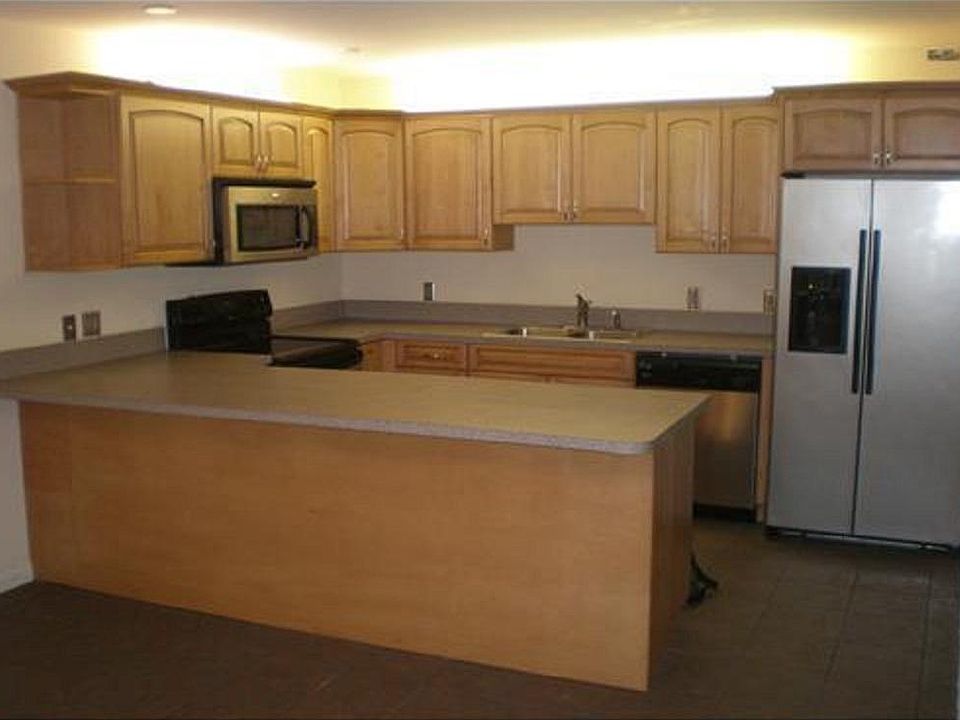 1st image of 4215 Turnberry Cir APT 401
