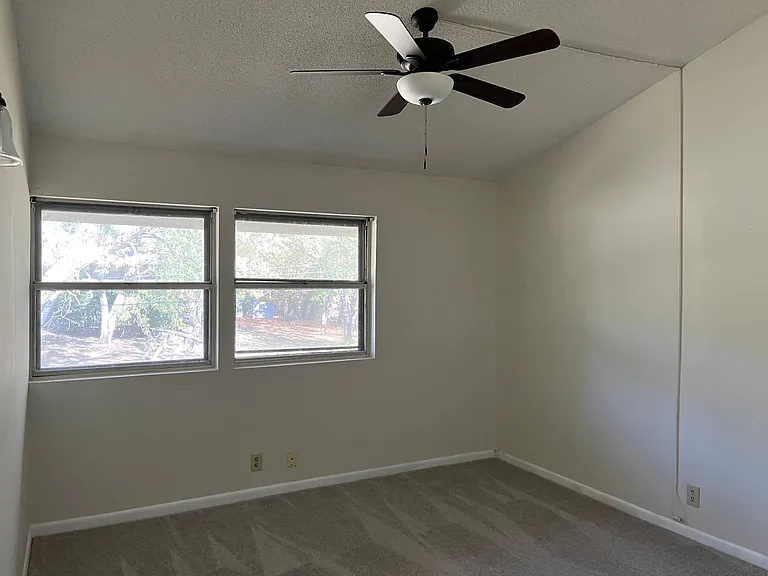 2307 Colony Dr SW — Photo 10