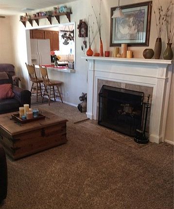 4th image of 9847 Mills Ave