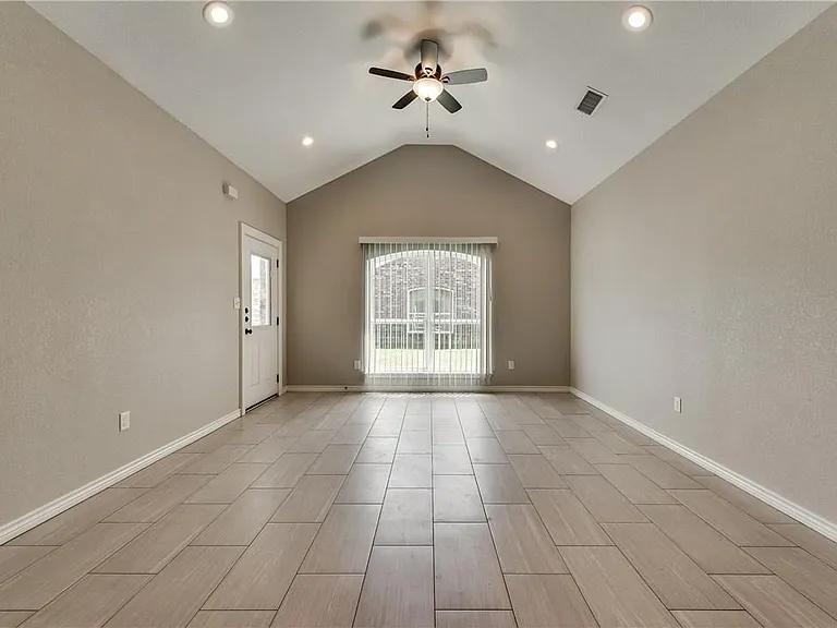 6037 Jennings St — Photo 3