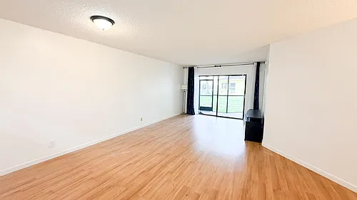 6475 W Oakland Park Blvd Photo 1