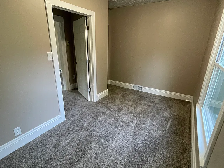 4083 S Mill Rd — Photo 8