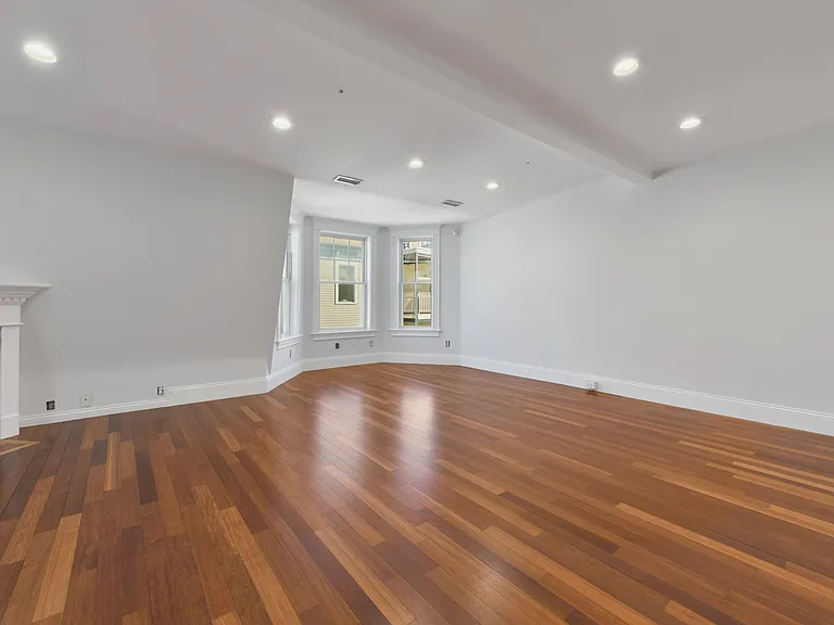 12 Tuckerman St #3A — Photo 10