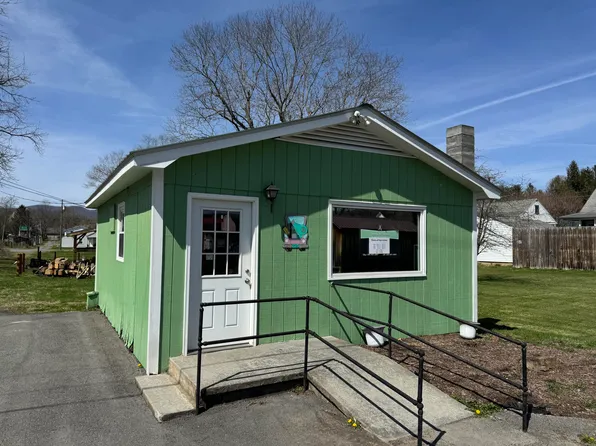 141 Clay St, Alderson, WV 24910