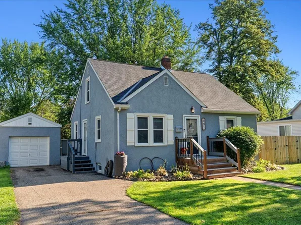 601 E 3rd St, New Richmond, WI 54017
