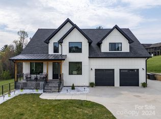 11 Ridge Glen Ln, Leicester, NC 28748