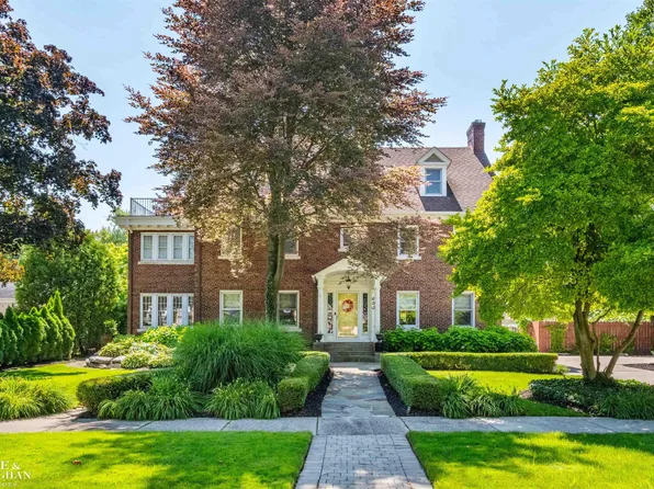 653 Pemberton Rd, Grosse Pointe Park, MI 48230