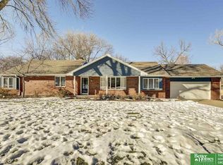 6036 Bridle Path, Omaha, NE 68152