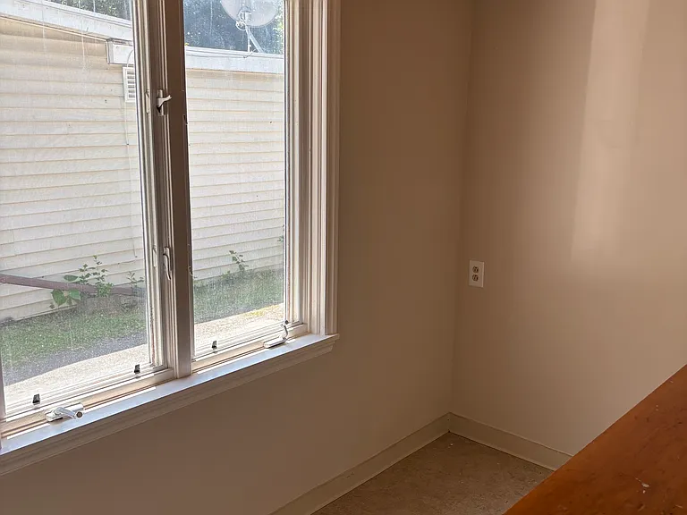 10 Kestrel St — Photo 1