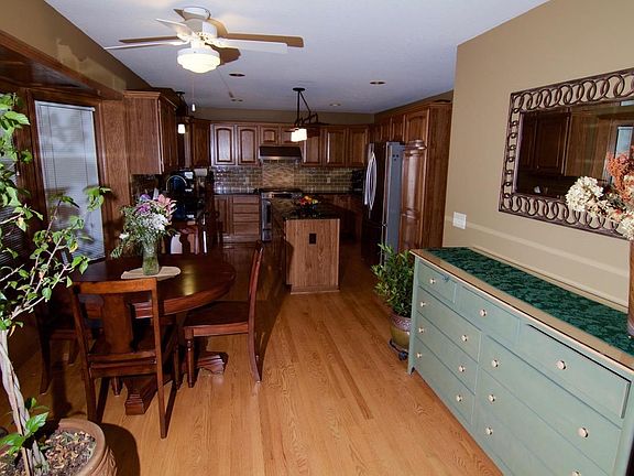 5th image of 698 Wilkshire Ct