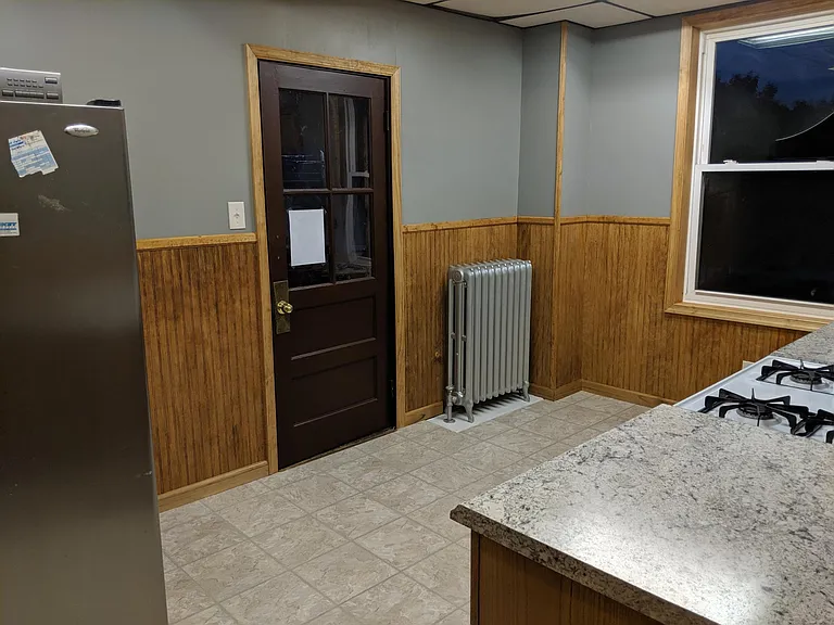 839 Broadway — Photo 10