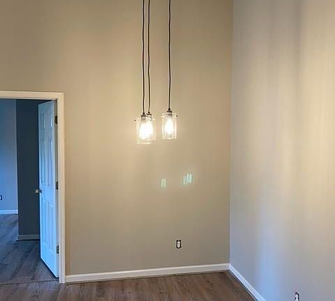 2nd image of 1065 Wellington Dr