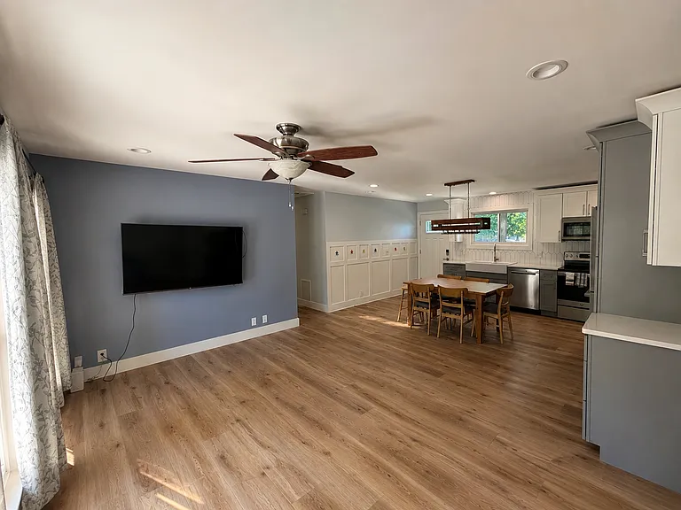 1108 N Maple Rd — Photo 7