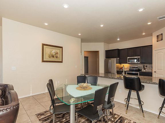 3rd image of 600 Lochridge St