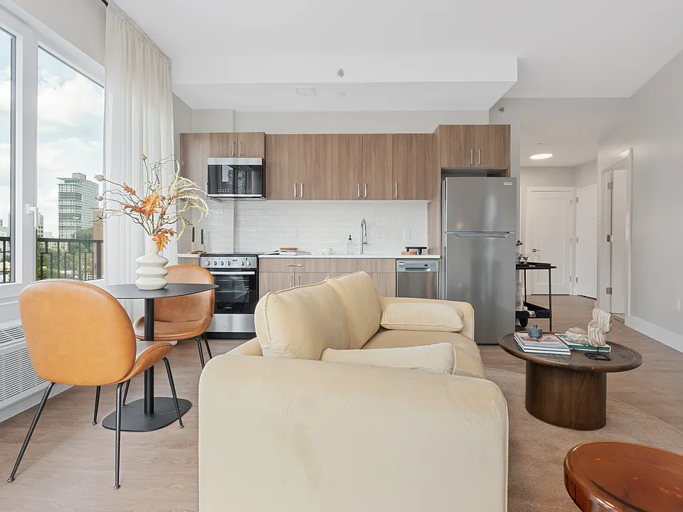 286 Rider Ave #509