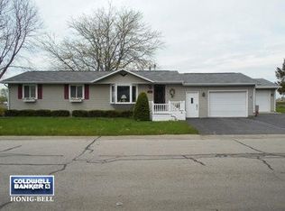 112 S Eastown Mnr, Elkhorn, WI 53121