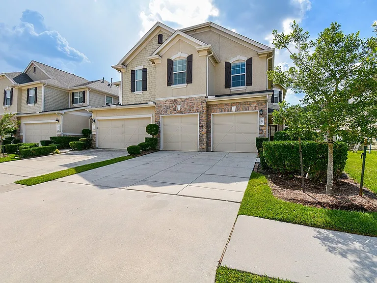 16021 Summerville Lake Dr — Photo 1
