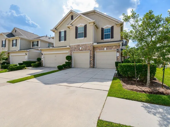 16021 Summerville Lake Dr, Tomball, TX 77377