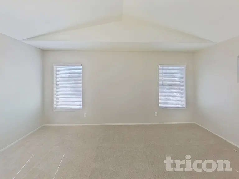 8529 W Hughes Dr — Photo 11