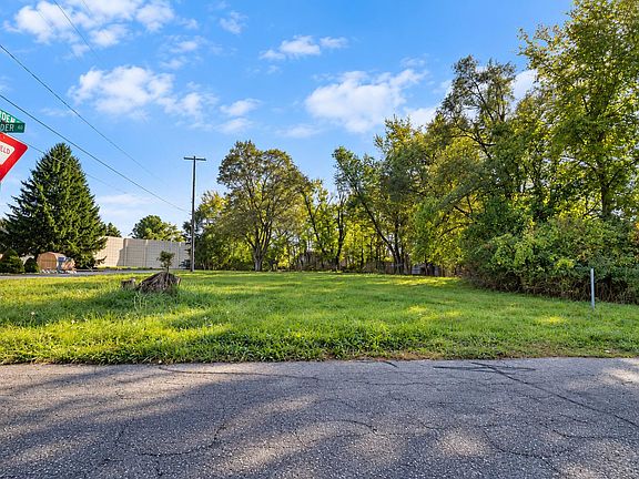 3rd image of 5124 Garden Rd