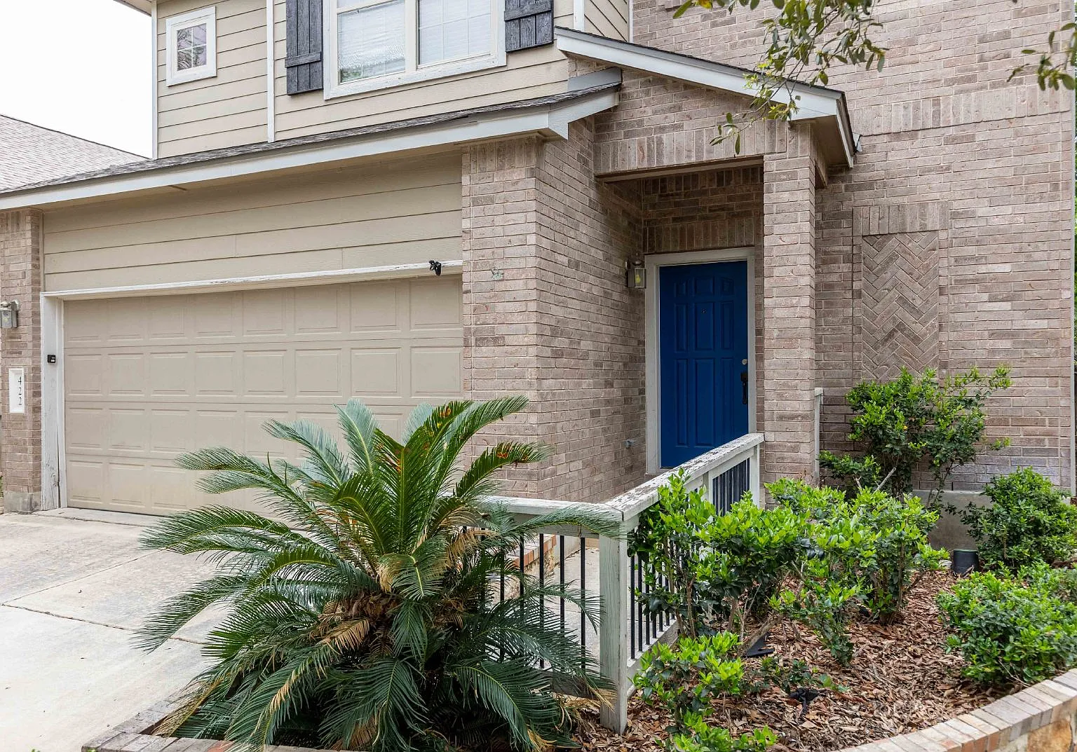 3 bed, 2.5 bath, 1950 sqft, $1,893 — Photo 3