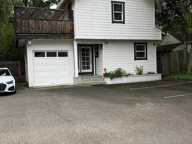 728 Broadway — Photo 7