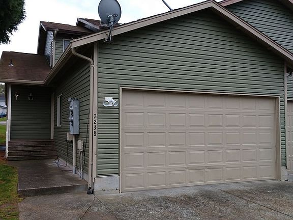 2nd image of 2236 & 2238 Yew St #2236