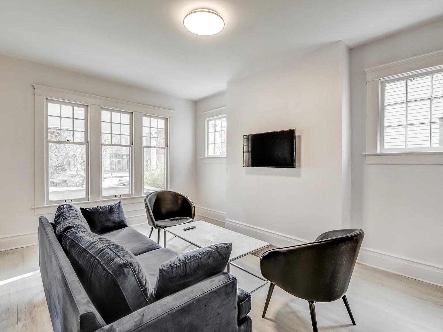 6 bed, 1200 sqft, $1,595 — Photo 2