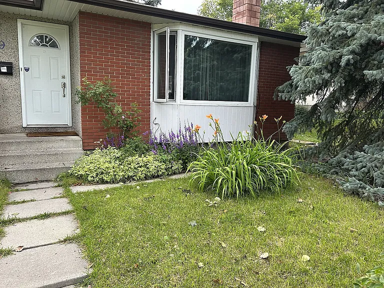 4319 Charleswood Dr NW — Photo 2