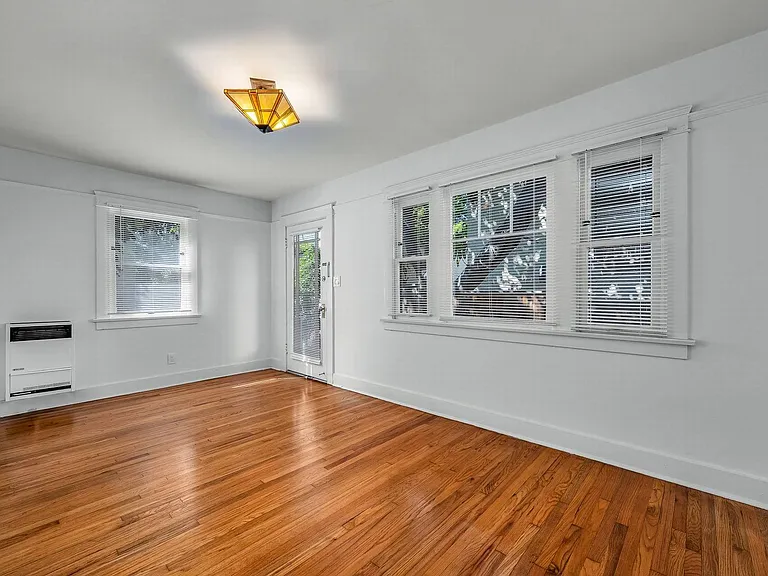 660 Ocean Park Blvd #B — Photo 5