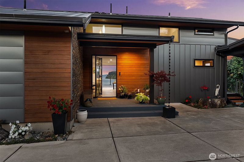 3rd image of 6729 Cascade Avenue