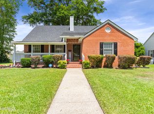 405 S Raleigh St, Wallace, NC 28466