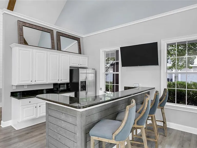 430 Gilman Pl N — Photo 30