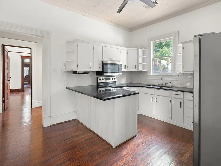 487 Boulevard SE — Photo 18