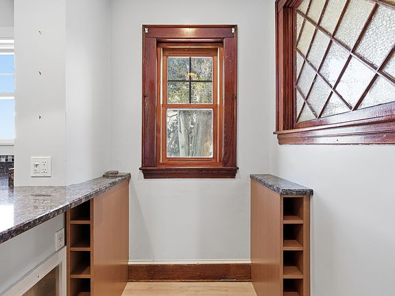 4th image of 7 Clyde Rd #1