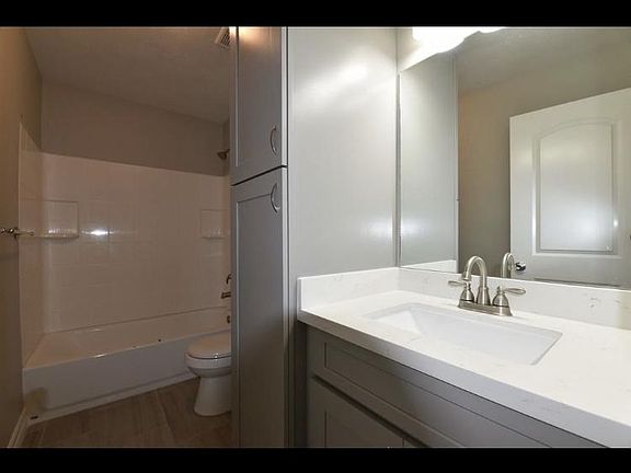 3rd image of 6150 Hansen Blvd #A