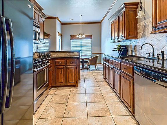 3rd image of 9013 Crooked Creek Ln